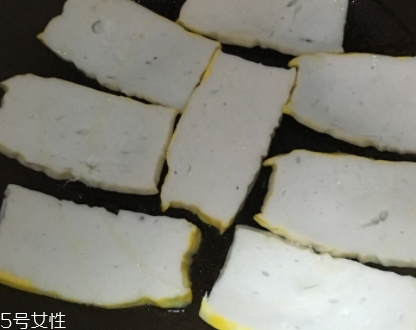 魚糕怎么烹飪好吃？成品魚糕做法多