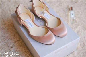 jimmy choo是哪個國家的牌子？每個女人都應(yīng)該擁有的高跟鞋