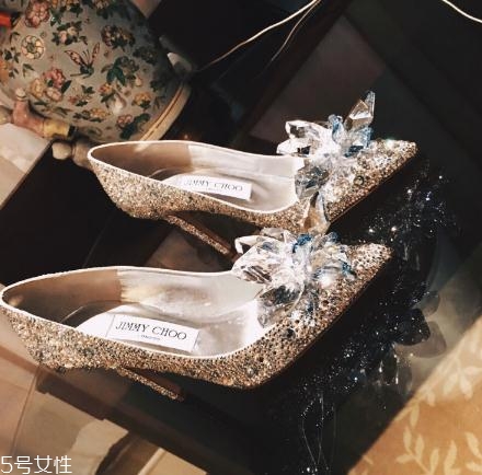 jimmy choo是哪個國家的牌子？每個女人都應(yīng)該擁有的高跟鞋