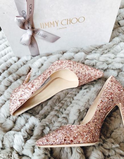 jimmy choo鞋子好穿嗎？高跟鞋界的傳奇之作