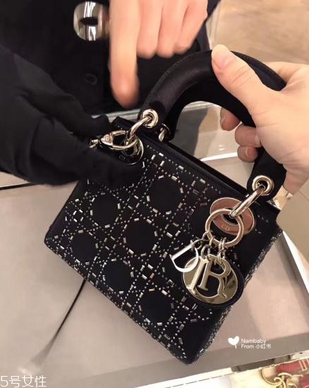 迪奧戴妃包多少錢？名媛氣質(zhì)與生俱來