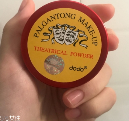 散粉可以補妝和定妝嗎？從散粉的功效來說