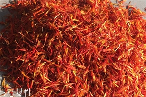紅花泡腳可以天天泡嗎？建議一周1-2次為宜