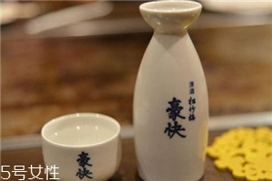 白酒要醒嗎？這些酒需要醒酒