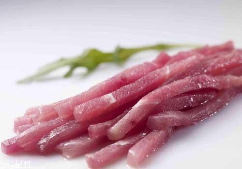 凍了一年的肉能吃嗎？請(qǐng)謹(jǐn)慎食用