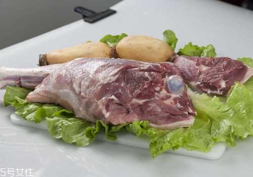 凍了一年的肉能吃嗎？請(qǐng)謹(jǐn)慎食用