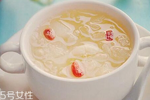 銀耳蓮子湯什么時候喝最好？時間上有講究
