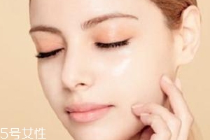 妝前乳主要成分是什么？是硅靈讓臉滑滑的