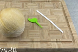 泰國烤椰子多少錢一個(gè)？味道非常特別