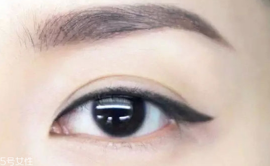 新手適合眼線液還是眼線筆？史上最全眼線誤區(qū)