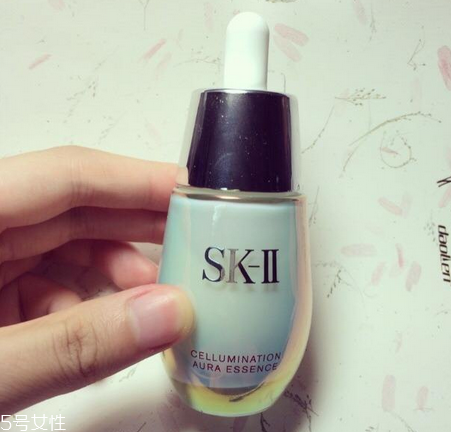 sk2小燈泡和小銀瓶哪個(gè)好？sk2小燈泡使用測評