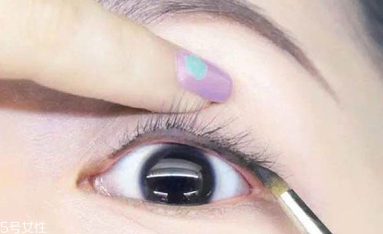 新手適合眼線液還是眼線筆？史上最全眼線誤區(qū)