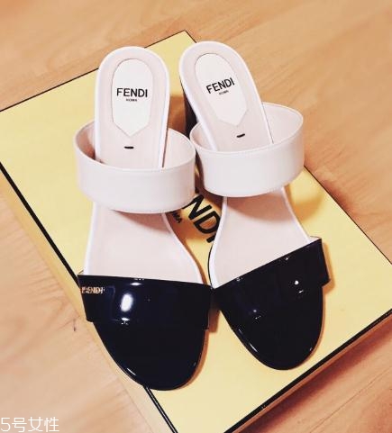 fendi鞋子一般多少錢？引領(lǐng)時尚潮流