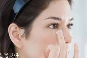眼霜不可以來(lái)回涂抹嗎？這樣不如不涂