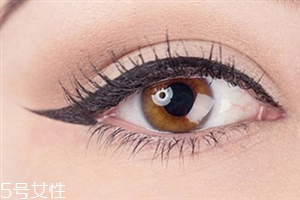 眼線液和眼線筆哪個(gè)好用？眼線長(zhǎng)度決定風(fēng)格
