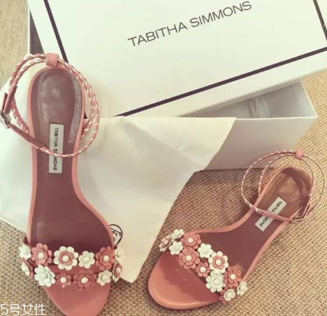 tabitha simmons是幾線品牌？英倫風尚的代表