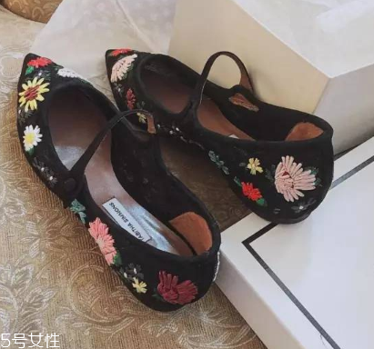 tabitha simmons鞋子多少錢？美到骨子里的高跟鞋