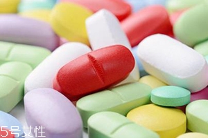阿莫西林可以空腹吃嗎？飯前飯后很重要