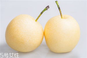 睡覺前多久吃梨比較好？睡覺前吃梨有什么好處？