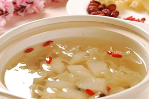 銀耳紅棗湯寶寶能喝嗎？對(duì)寶寶有著很多好處