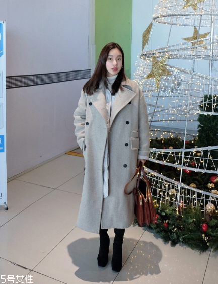 雙排扣大衣怎么搭配？塑造干練女人味