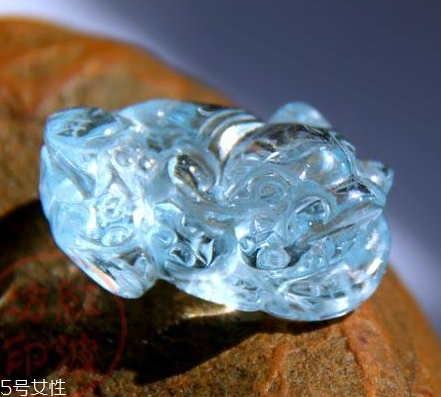 海藍寶是什么材質(zhì)？別再冤枉它是水晶了