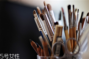 洗化妝刷要用什么洗？選購化妝刷誤區(qū)