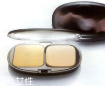 固體粉底怎么畫好看？5步打造光滑肌膚