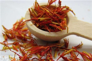 女生能用藏紅花泡腳嗎？經(jīng)期和妊娠期不能使用