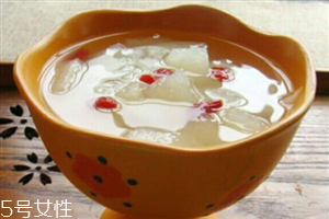 冰糖雪梨是熱喝還是涼喝好？冰糖雪梨怎么做？