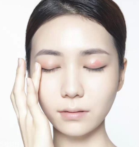 眼影怎么畫(huà)會(huì)自然好看？眼影顏色這樣搭配最好看