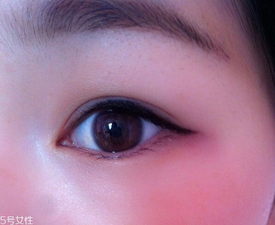 內(nèi)雙怎么畫眼線？內(nèi)雙眼皮畫眼妝技巧