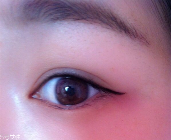 內(nèi)雙怎么畫眼線？內(nèi)雙眼皮畫眼妝技巧