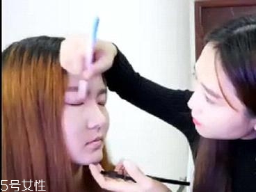 內(nèi)雙怎么畫眼線？內(nèi)雙眼皮畫眼妝技巧