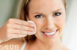 卸妝油哪種成分最好？3種類型任君挑選