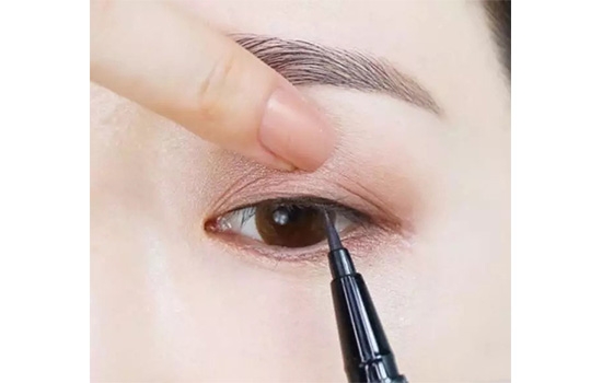 豆沙色眼妝怎么畫？超受歡迎的空氣眼妝畫法