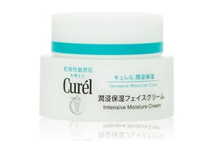 Curel乳霜早晚都能用嗎？夜間用最好