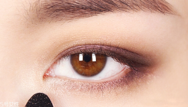 西柚色眼影怎么畫？教你畫高冷女神妝容