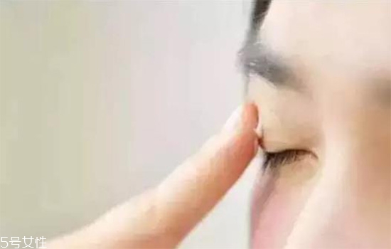 化眼妝對(duì)眼睛有害嗎？好看又迷人的眼妝
