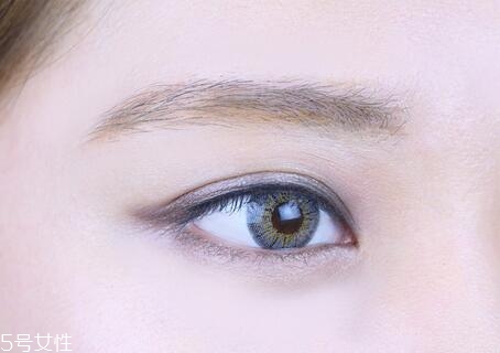 西柚色眼影怎么畫？教你畫高冷女神妝容