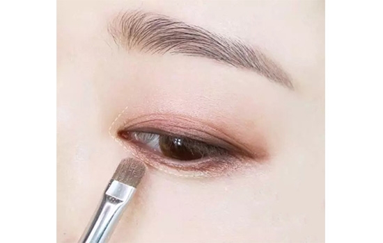 豆沙色眼妝怎么畫？超受歡迎的空氣眼妝畫法