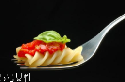 鋅對(duì)肌膚有哪些作用？鋅有助于防曬和抗衰老