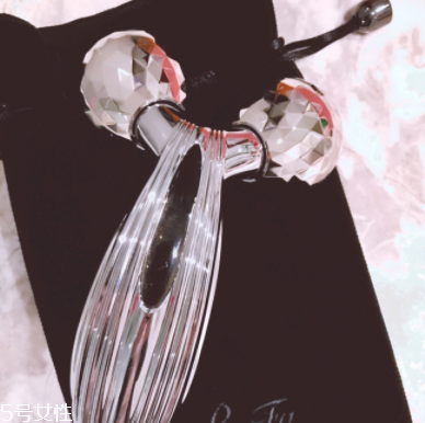 范爺同款Rafa按摩滾輪需要插電嗎？太陽能發(fā)電