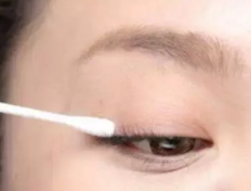 眼線膠筆怎么畫內(nèi)眼線？內(nèi)眼線四部曲圖解