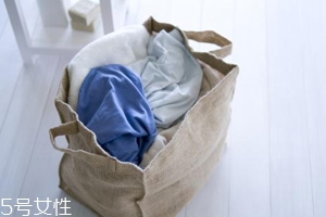 內(nèi)褲和襪子一起洗會有哪些危害？分情況對待