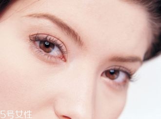 割雙眼皮后怎樣恢復(fù)快？女人不能割雙眼皮的時期