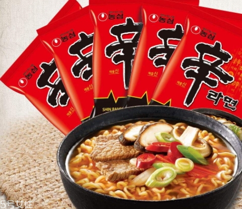 辛拉面和火雞面哪個(gè)好吃哪個(gè)更辣？