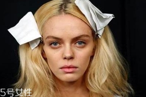 染發(fā)前為什么不能洗頭？洗掉了油脂保護膜