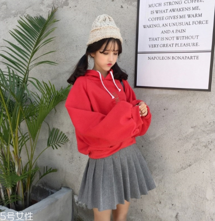 紅色衛(wèi)衣適合什么人穿？紅紅火火過(guò)新年