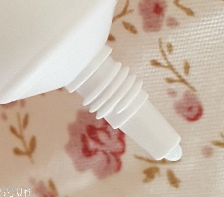 眼部凝膠什么時(shí)候用？更加推薦晚上用